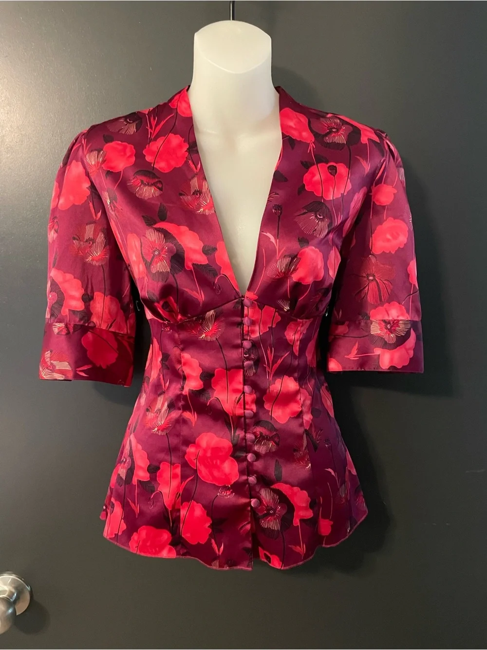 Guess Adele Floral Satin Peplum Top Blouse Women’s Small Wine Red Cocktail